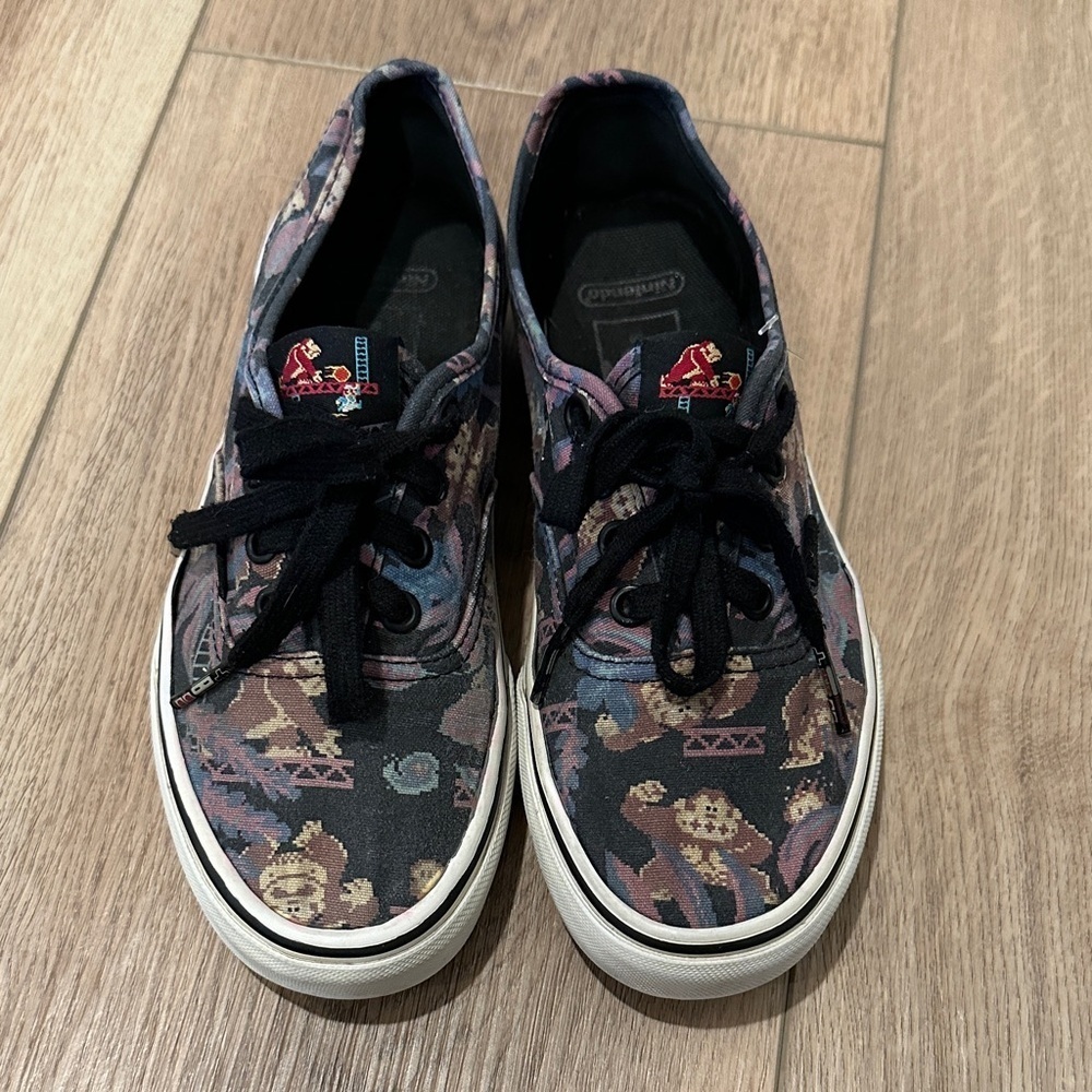Vans X Nintendo Donkey Kong Unisex Shoes Women’s Size 6 Men’s Size 4.5